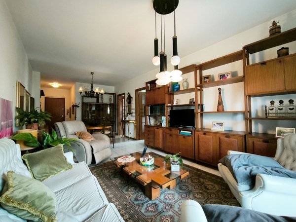 appartamento in vendita a Carrara in zona Avenza