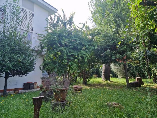 casa indipendente in vendita a Carrara in zona Marina di Carrara