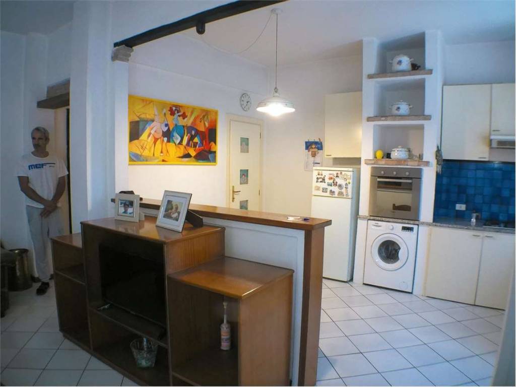 appartamento in vendita a Carrara in zona Avenza