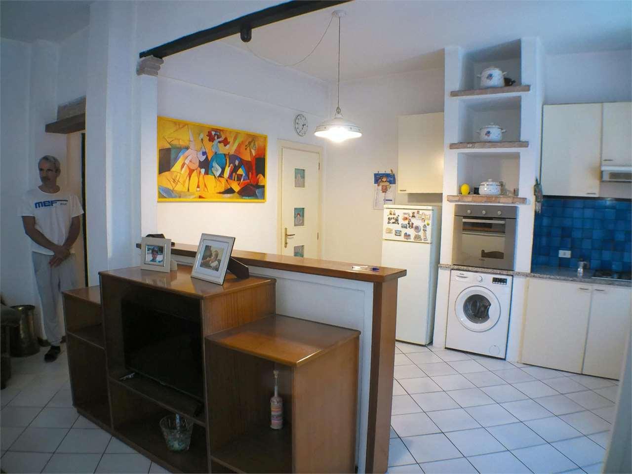 appartamento in vendita a Carrara in zona Avenza