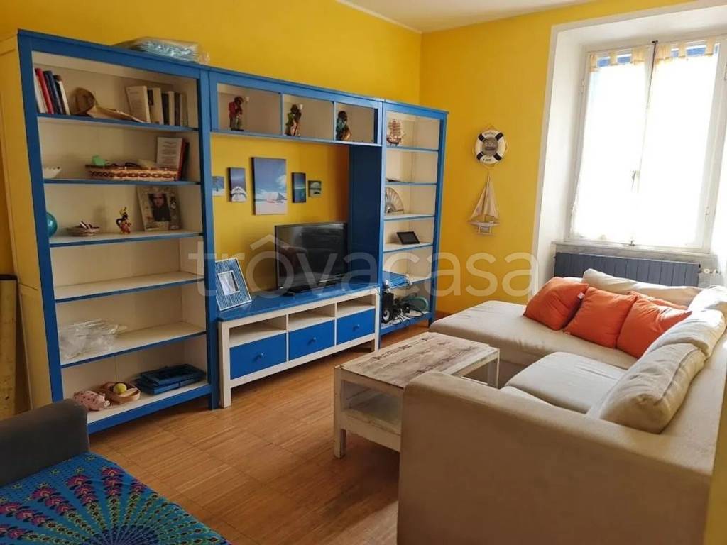 appartamento in vendita a Carrara in zona Marina di Carrara