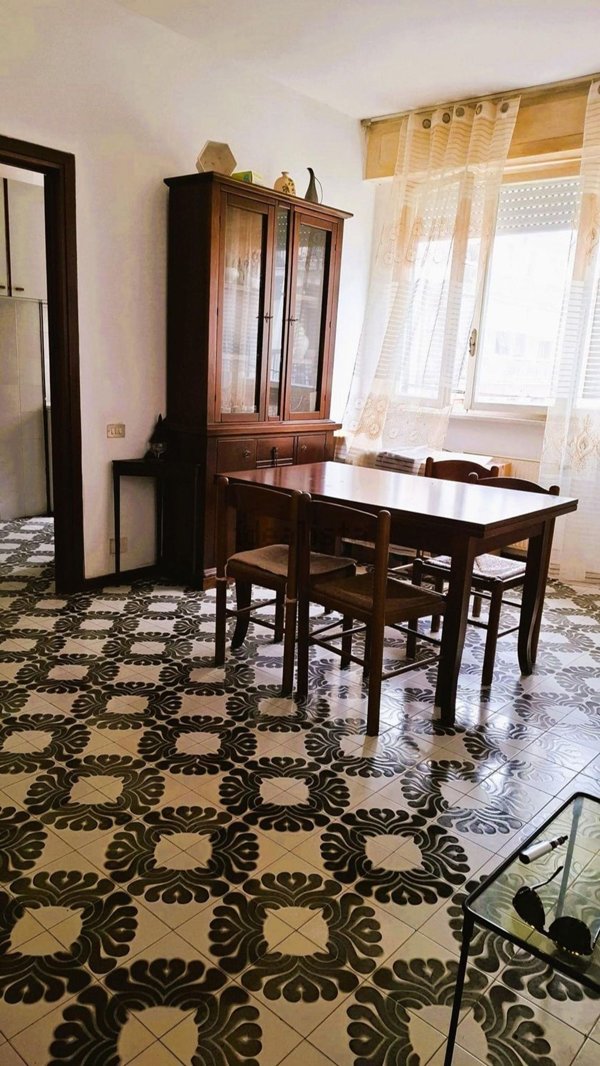 appartamento in vendita a Carrara in zona Marina di Carrara