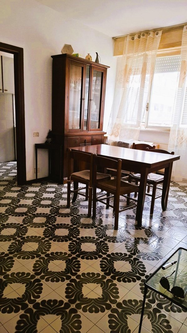 appartamento in vendita a Carrara in zona Marina di Carrara