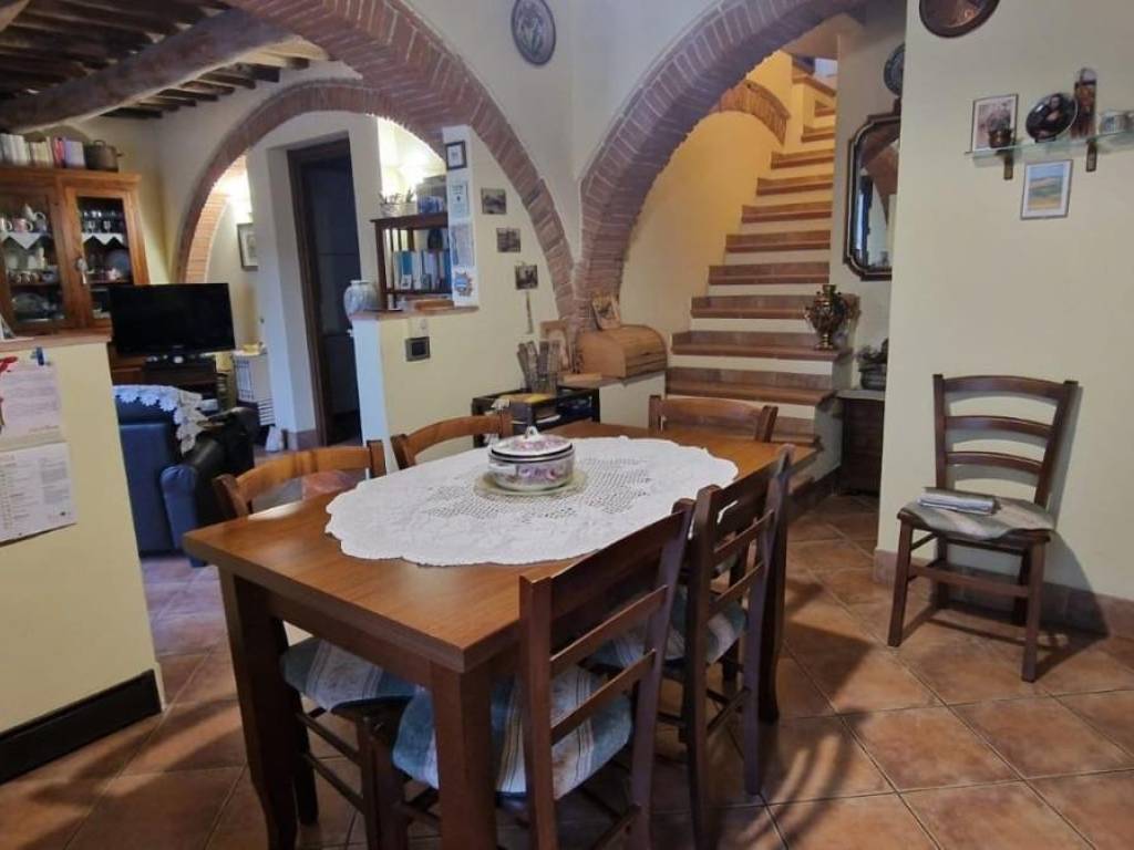 casa indipendente in vendita a Carrara in zona Centro Città