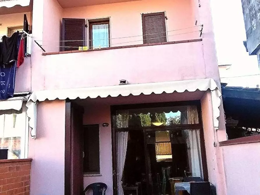casa indipendente in vendita a Carrara in zona Marina di Carrara