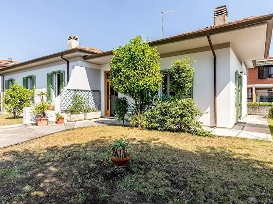casa indipendente in vendita a Carrara in zona Marina di Carrara