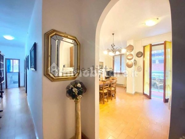 appartamento in vendita a Carrara in zona Marina di Carrara