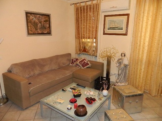 appartamento in vendita a Carrara in zona Marina di Carrara