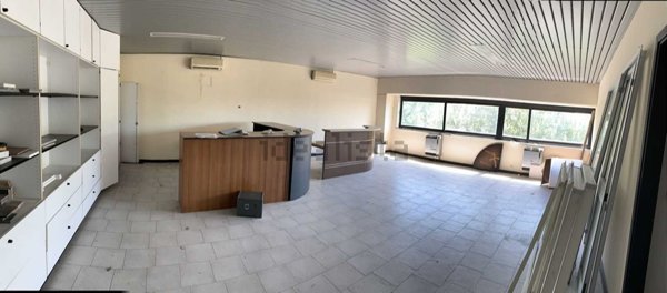 ufficio in vendita a Carrara in zona Avenza
