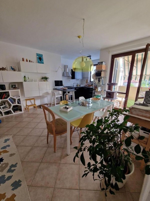 appartamento in vendita a Carrara in zona Marina di Carrara