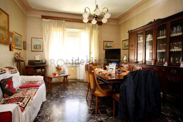 appartamento in vendita a Carrara in zona Fossola