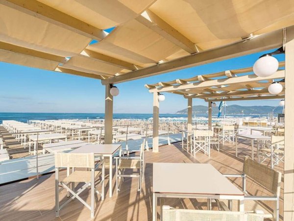 casa indipendente in vendita a Carrara in zona Marina di Carrara