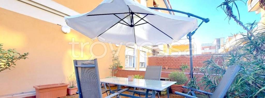 appartamento in vendita a Carrara in zona Centro Città