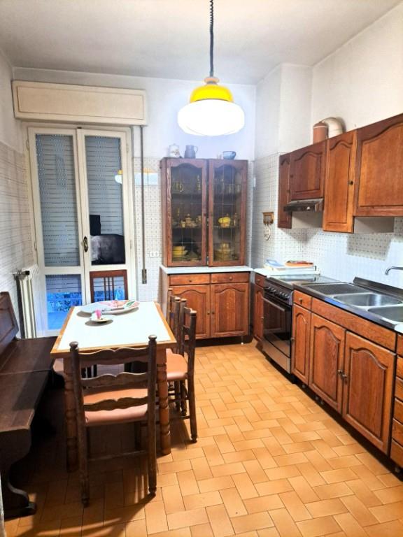 appartamento in vendita a Carrara in zona Marina di Carrara