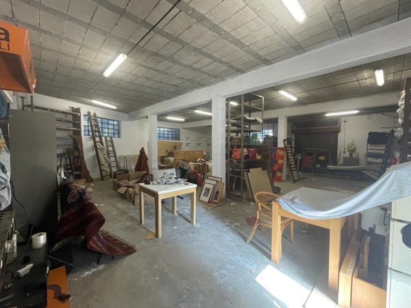 locale di sgombero in vendita a Carrara in zona Avenza