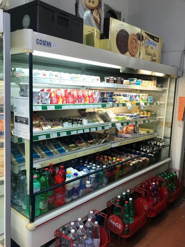 negozio in vendita a Carrara in zona Marina di Carrara