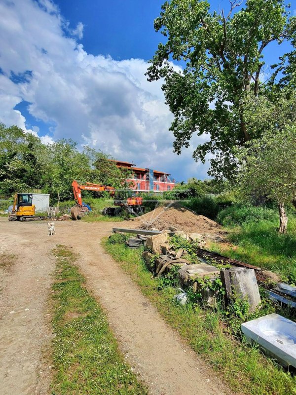 terreno agricolo in vendita a Carrara in zona Fossone