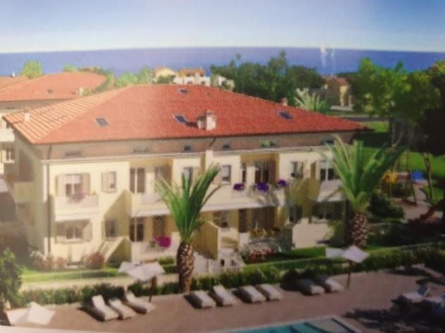 appartamento in vendita a Carrara in zona Marina di Carrara