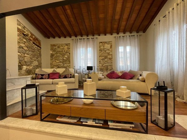 appartamento in vendita a Carrara in zona Centro Città