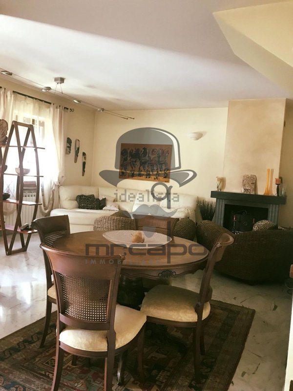 casa indipendente in vendita a Carrara in zona Avenza