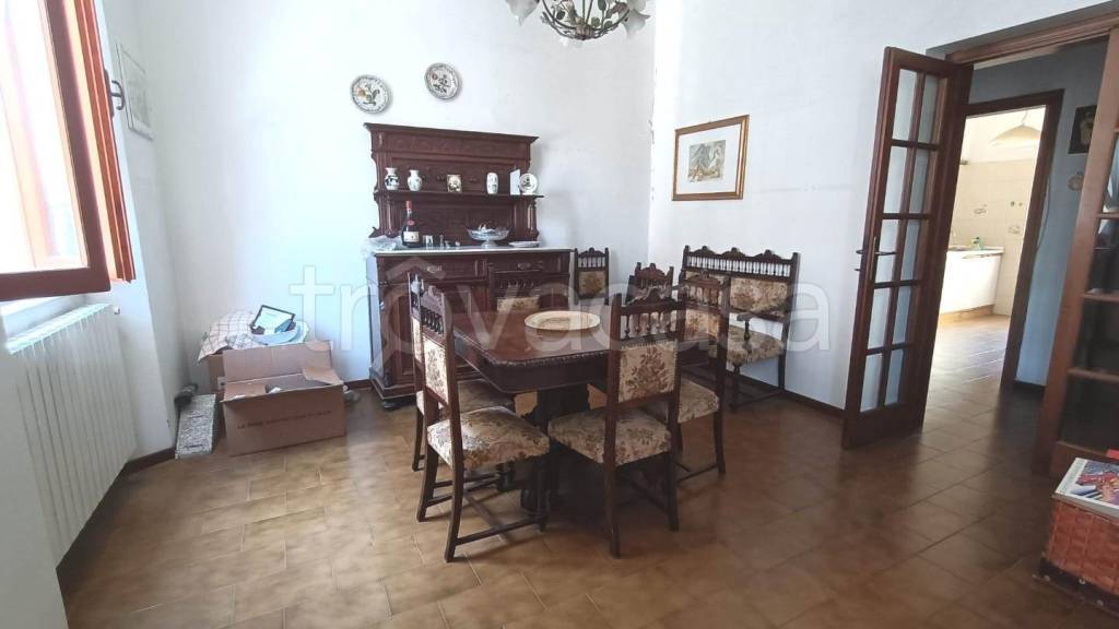 appartamento in vendita a Carrara in zona Centro Città