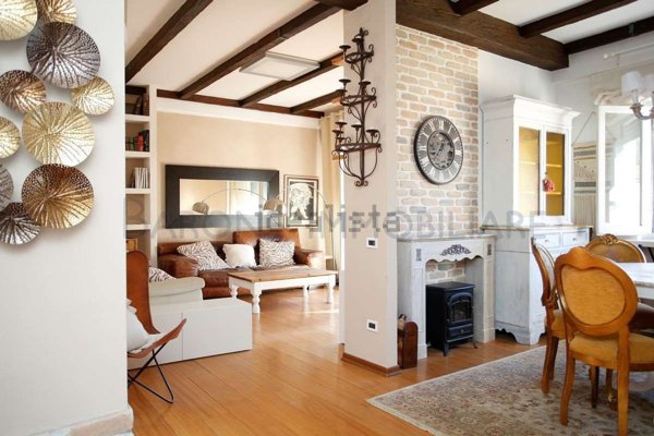 appartamento in vendita a Carrara in zona Centro Città