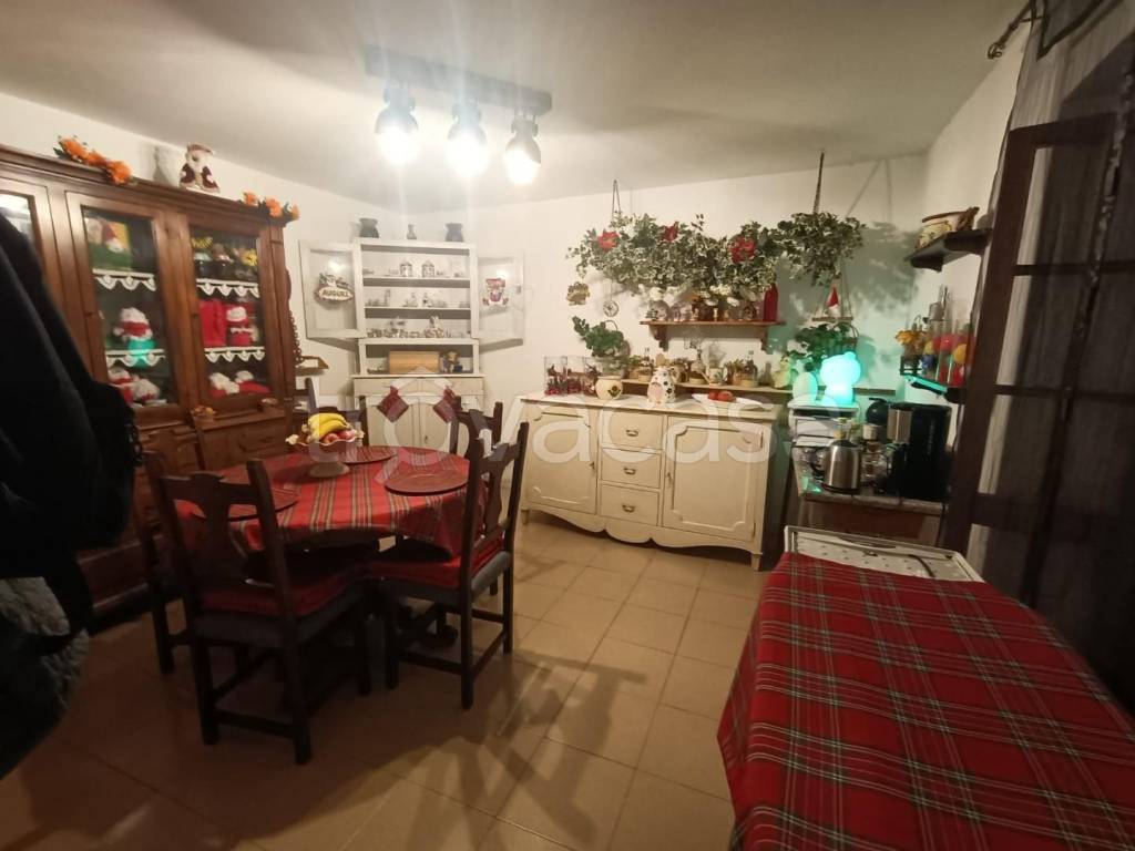 casa indipendente in vendita a Carrara in zona Marina di Carrara