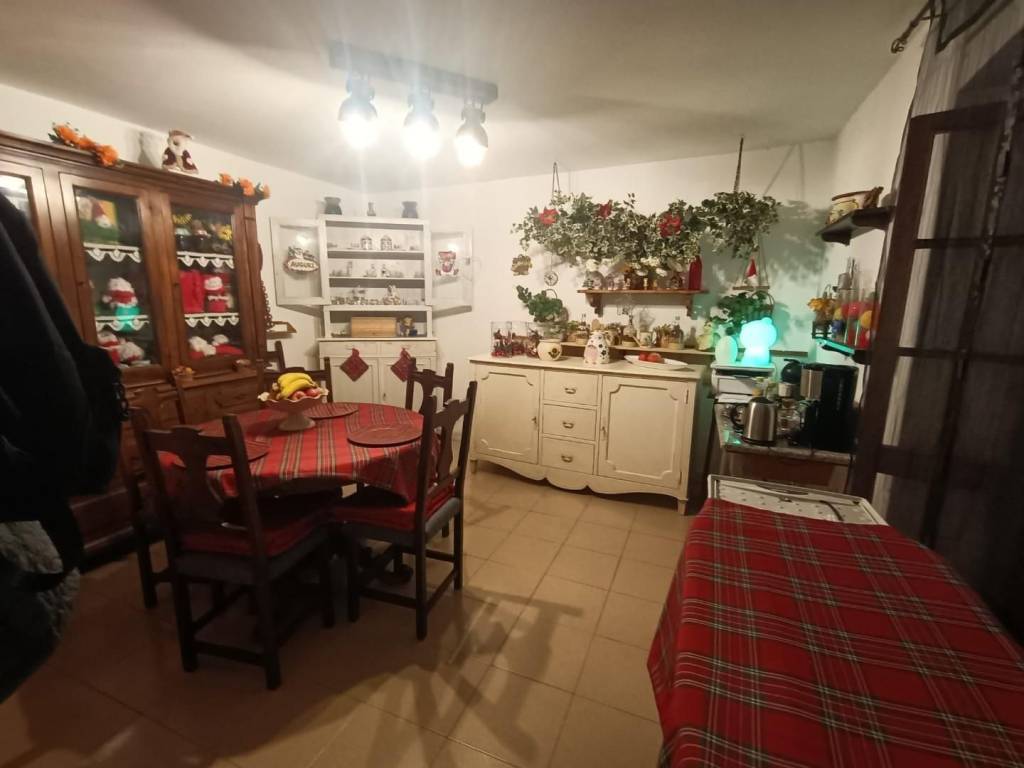 casa semindipendente in vendita a Carrara in zona Bergiola