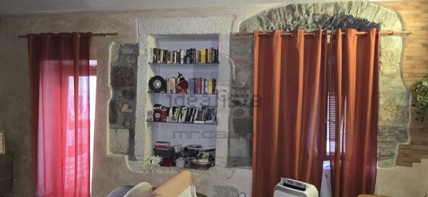 appartamento in vendita a Carrara in zona Centro Città