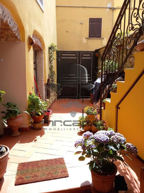 appartamento in vendita a Carrara