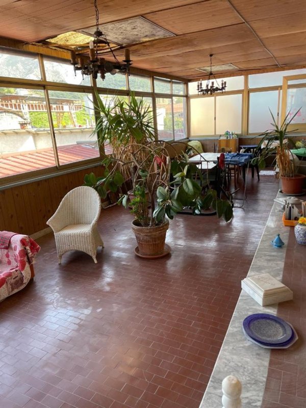 casa indipendente in vendita a Carrara