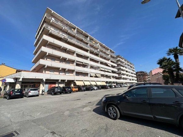 appartamento in vendita a Carrara in zona Marina di Carrara