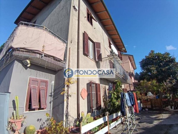 casa indipendente in vendita a Carrara in zona Avenza