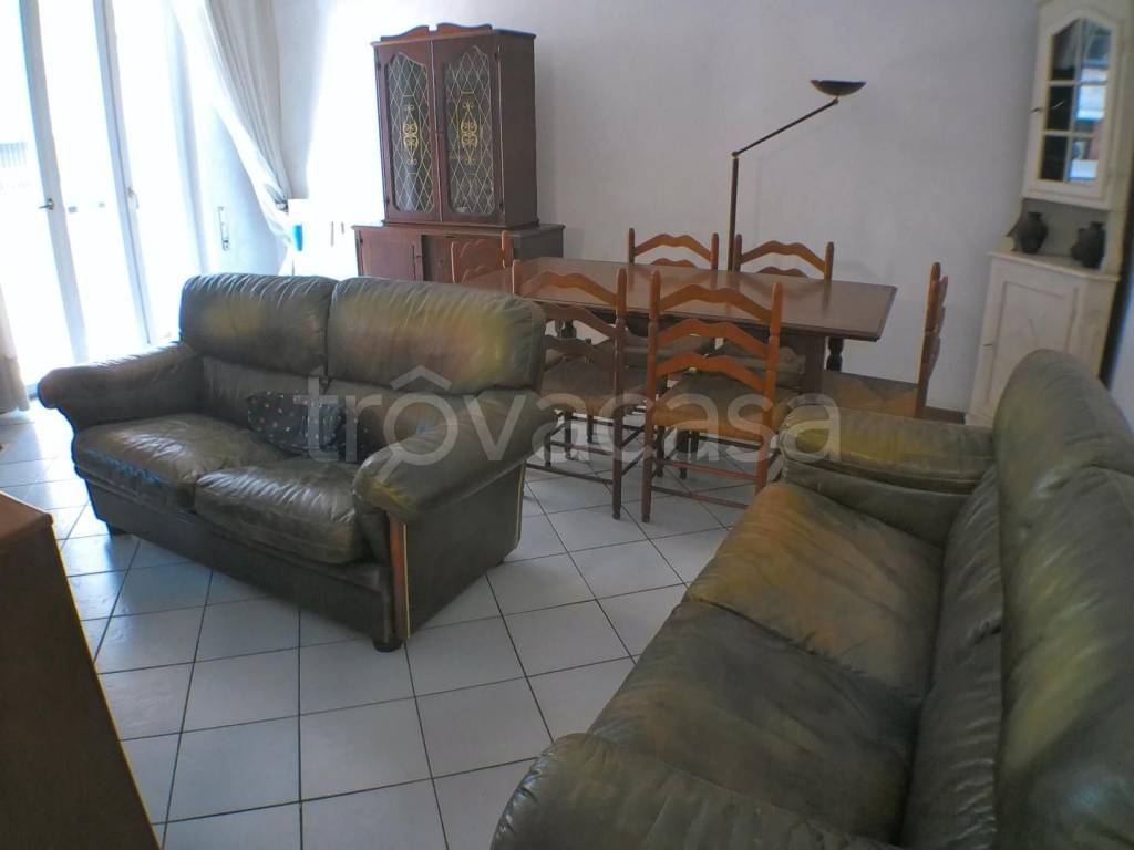 appartamento in vendita a Carrara in zona Avenza