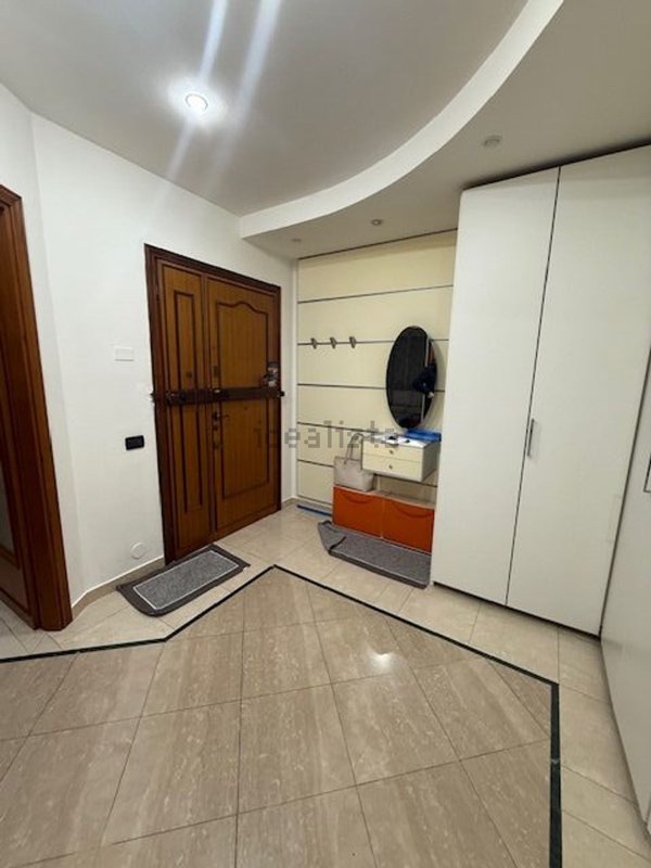 appartamento in vendita a Carrara in zona Avenza