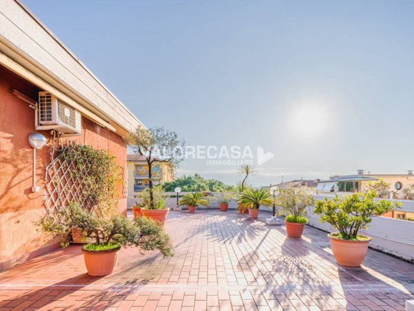 appartamento in vendita a Carrara in zona Avenza