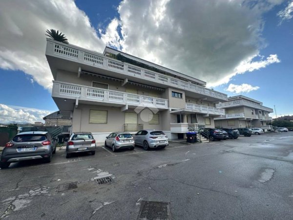 appartamento in vendita a Carrara in zona Marina di Carrara
