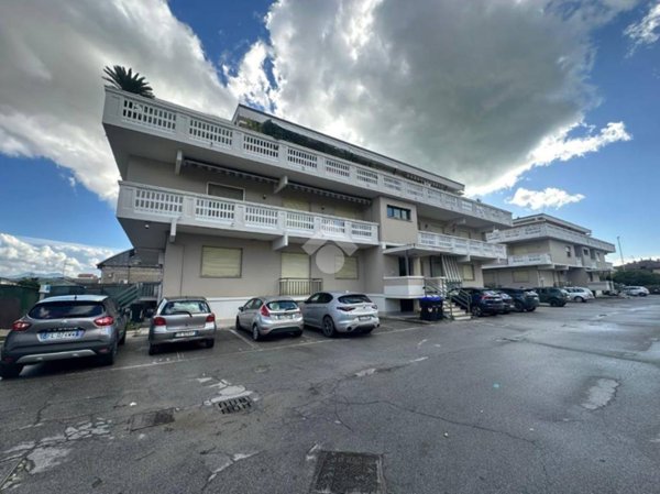appartamento in vendita a Carrara in zona Marina di Carrara