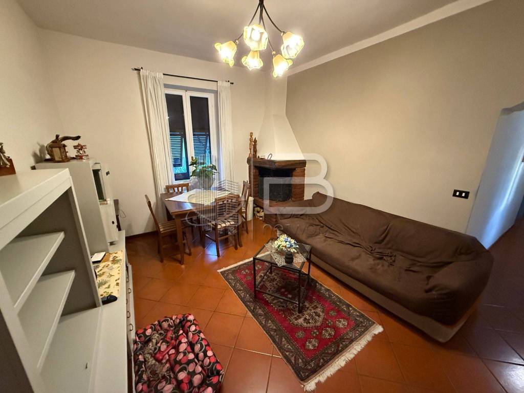 appartamento in vendita a Carrara in zona Avenza