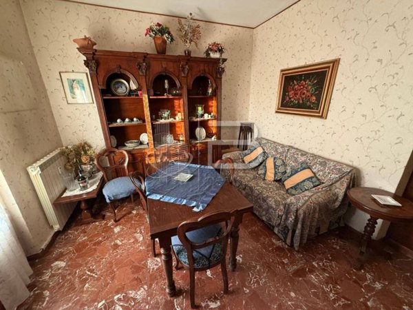 appartamento in vendita a Carrara in zona Marina di Carrara