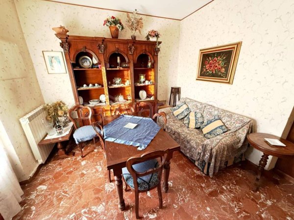 appartamento in vendita a Carrara in zona Marina di Carrara