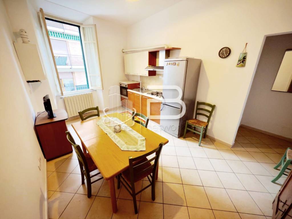 appartamento in vendita a Carrara in zona Avenza