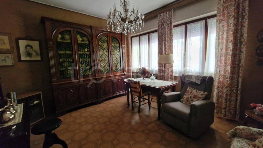 casa indipendente in vendita a Carrara in zona Marina di Carrara