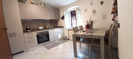 appartamento in vendita a Carrara in zona Fossola