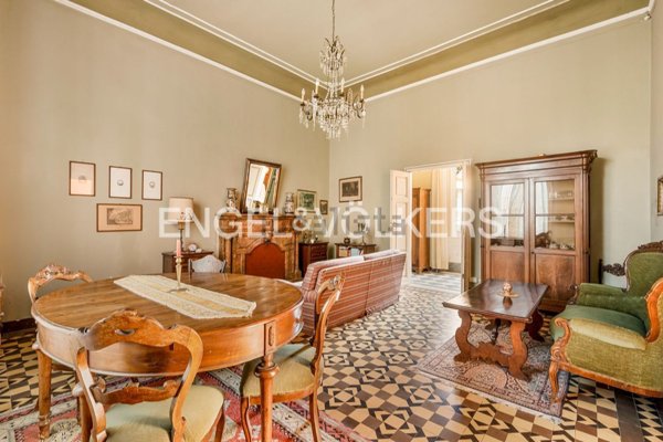 appartamento in vendita a Carrara in zona Centro Città