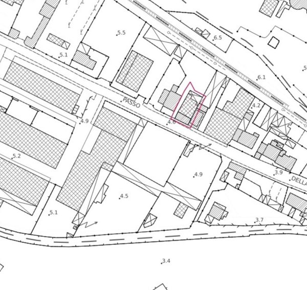 capannone in vendita a Carrara in zona Avenza