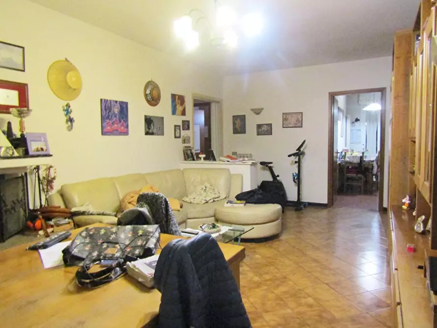 appartamento in vendita a Carrara in zona Avenza