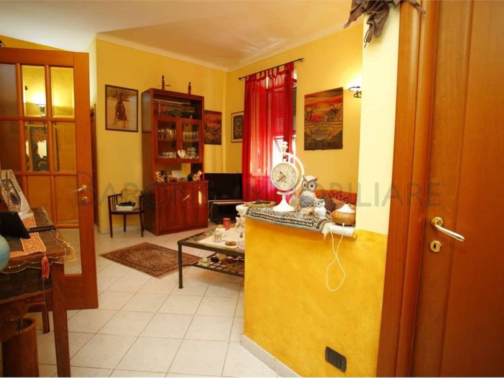appartamento in vendita a Carrara in zona Torano