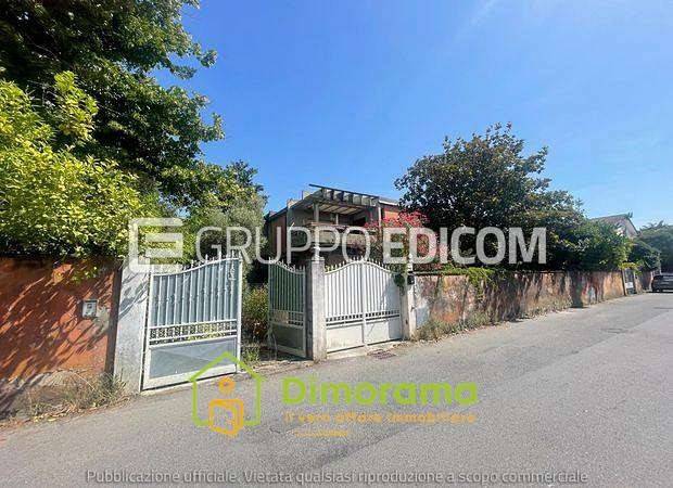 appartamento in vendita a Carrara in zona Marina di Carrara