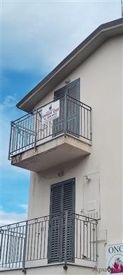appartamento in vendita a Carrara in zona Centro Città